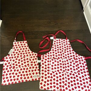 Williams Sonoma Adult & Kids Apron Set - Red Hearts on White